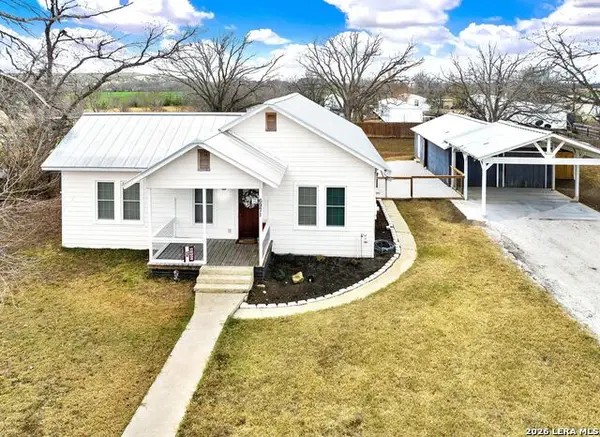 6971 County Road 5223, Hondo, TX 78861