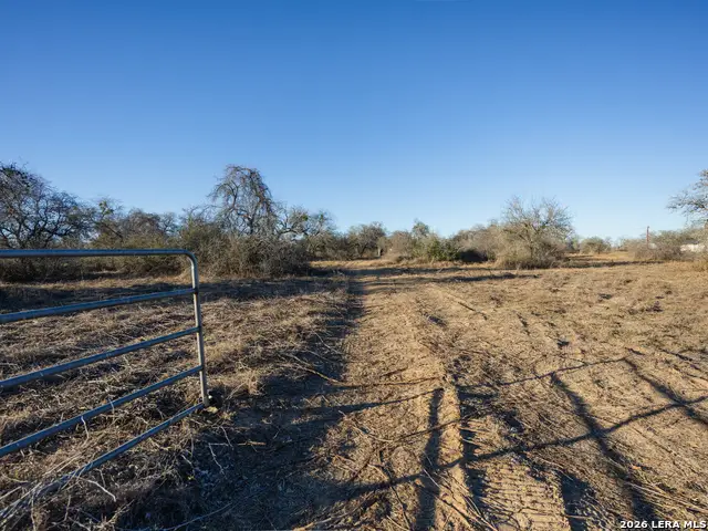 305 Sara Ln, Lytle, TX 78052 - #3