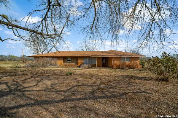 7414 Us Highway 281, Pleasanton, TX 78064