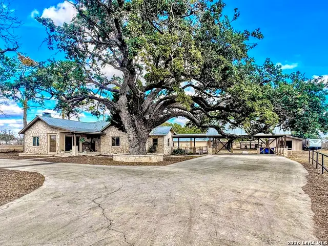 2828 2nd St, Pleasanton, TX 78064 - Image #1