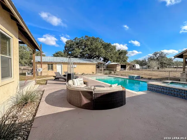 2828 2nd St, Pleasanton, TX 78064 - Image #3