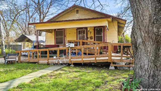 386 E Nacogdoches, New Braunfels, TX 78130 - #1