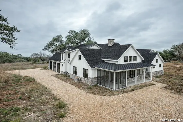 801 Grand Oaks, Hondo, TX 78861 - Image #1