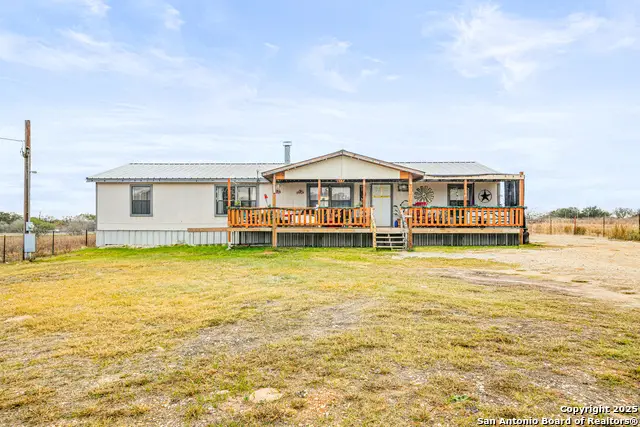 927 County Road 6846, Lytle, TX 78052 - #1