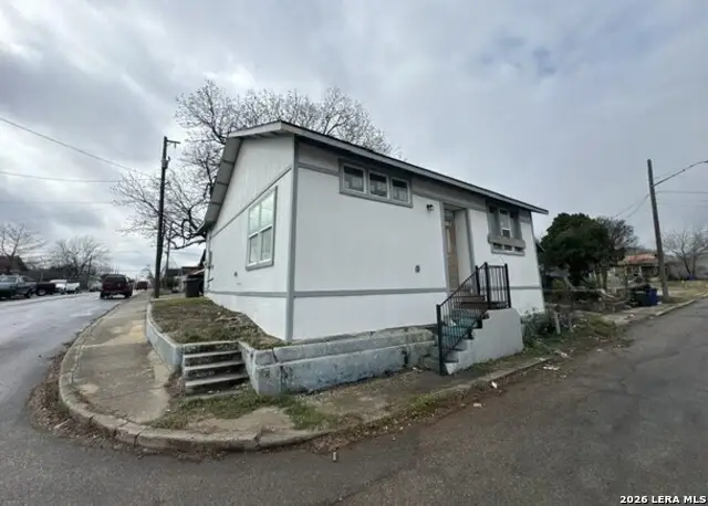 2402 W Martin St, San Antonio, TX 78207 - Image #2