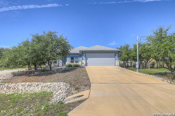 381 Monarch, Canyon Lake, TX 78133