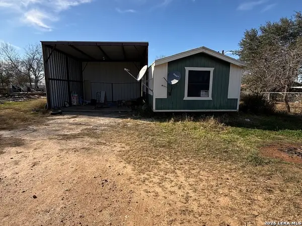 1513 Hough, Adkins, TX 78101