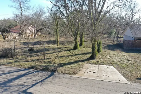 6430 Kings Crown, San Antonio, TX 78233