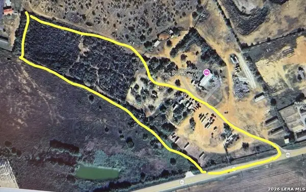 1160 W Highway 85, Dilley, TX 78017