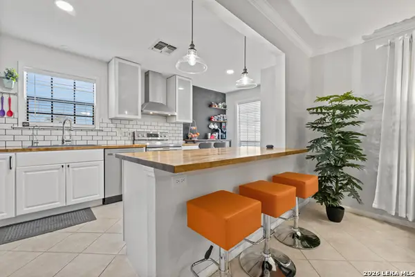 165 W Rampart Dr #701, San Antonio, TX 78216