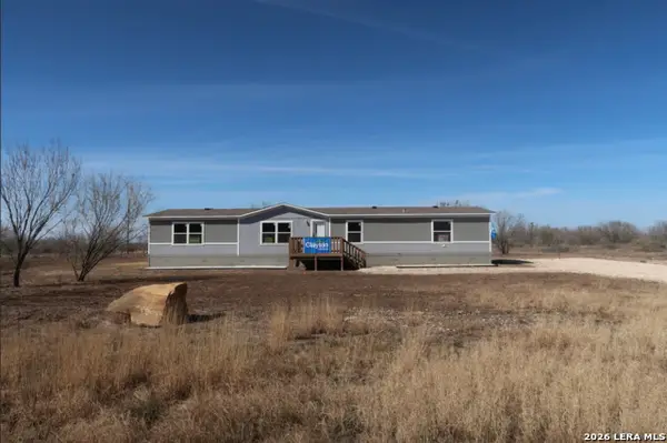 146 Frio Estates Dr, Moore, TX 78057