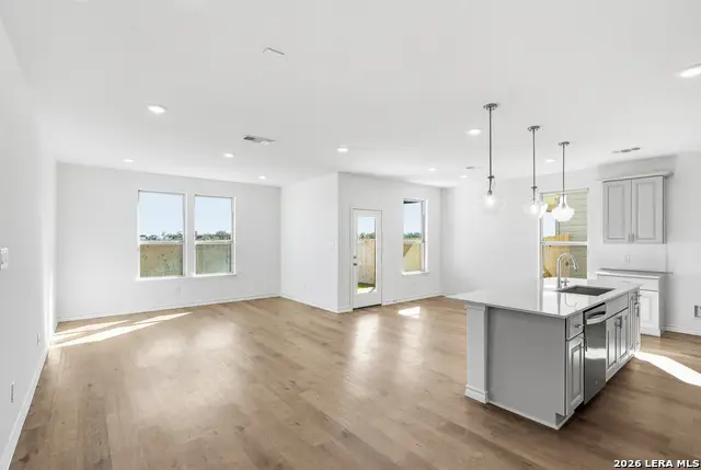 442 Nightingale Avenue, Marion, TX 78124 - Image #2