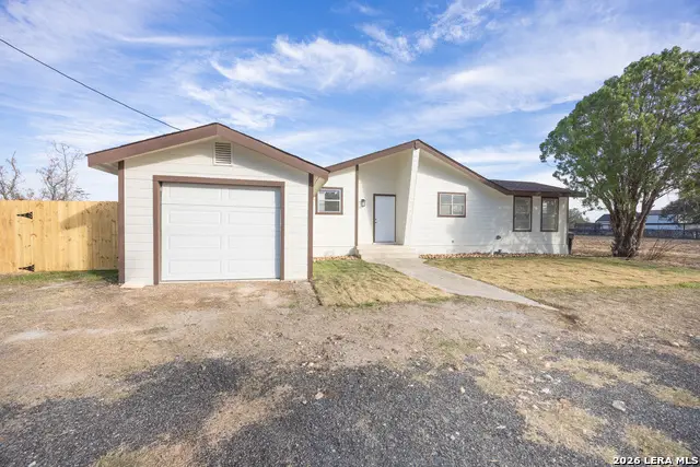 523A Rossville, Devine, TX 78016 - #1