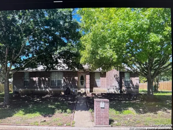 106 River Knoll, Castroville, TX 78009