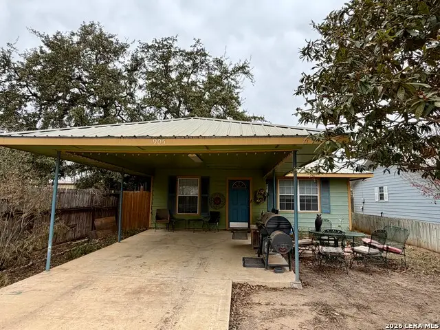 905 Peach, Jourdanton, TX 78026 - Image #1