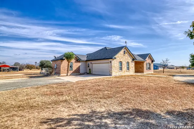 8 Valley View, Uvalde, TX 78801 - #2