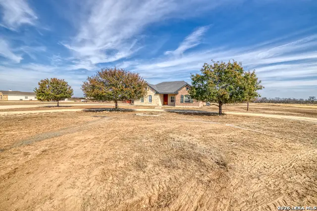 8 Valley View, Uvalde, TX 78801 - #3