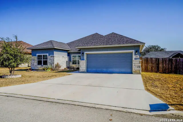 104 Fairway, Floresville, TX 78114 - #1