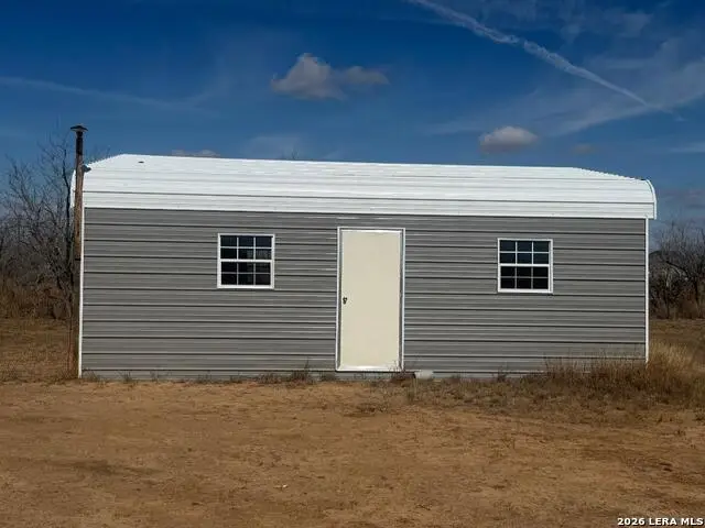 975 W Ave L, Christine, TX 78026 - #2