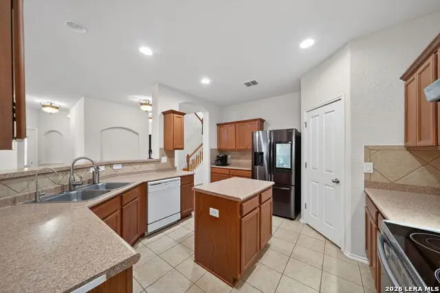 6806 Harbor Flds, Converse, TX 78109 - #2