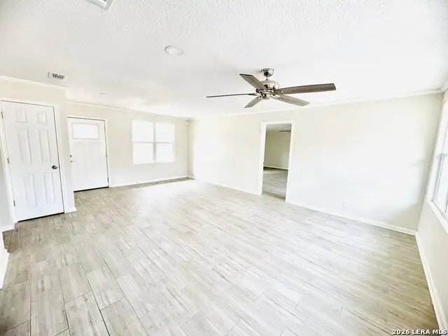 25 Sunrise Dr., Pleasanton, TX 78064 - #3