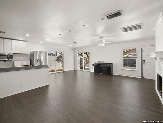 4915 Nuthatch St, San Antonio, TX 78217 - #3