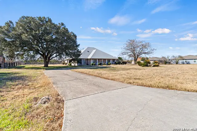 500 River Oak, Seguin, TX 78155 - Image #2