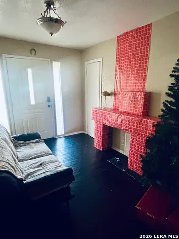 1923 Dahlgreen, San Antonio, TX 78237 - Image #3