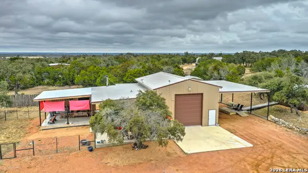 812 Byas Springs Rd, Mountain Home, TX 78058