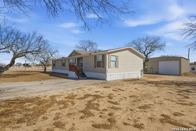 708 Mesquite, Jourdanton, TX 78026 - #3