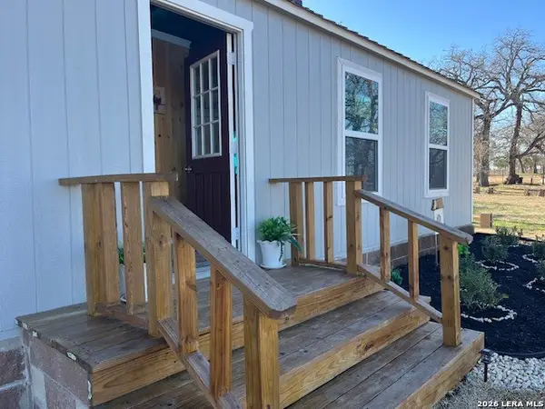 3088 County Road 442, Stockdale, TX 78160