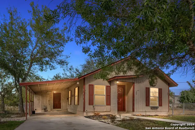 412 W Coker, Devine, TX 78016 - #1