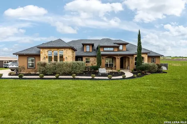 258 Triple R, La Vernia, TX 78121