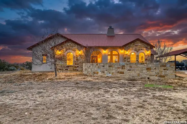 241 Marsh, Uvalde, TX 78801