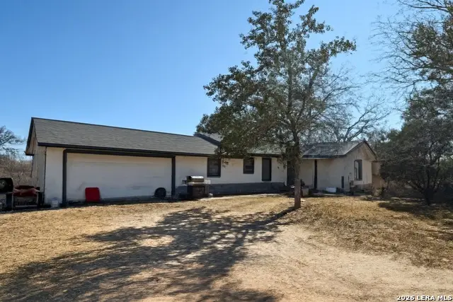 311 Renfro, Devine, TX 78016 - #1