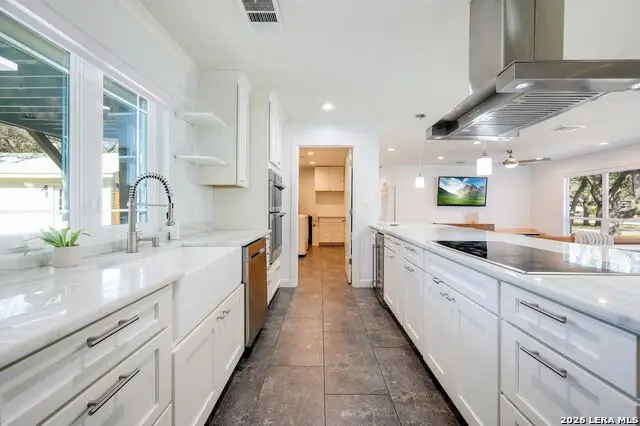 131 William Classen, Hollywood Park, TX 78232 - #2