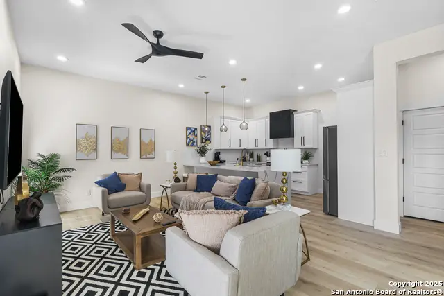 1021 S Hackberry #201, San Antonio, TX 78210 - #3