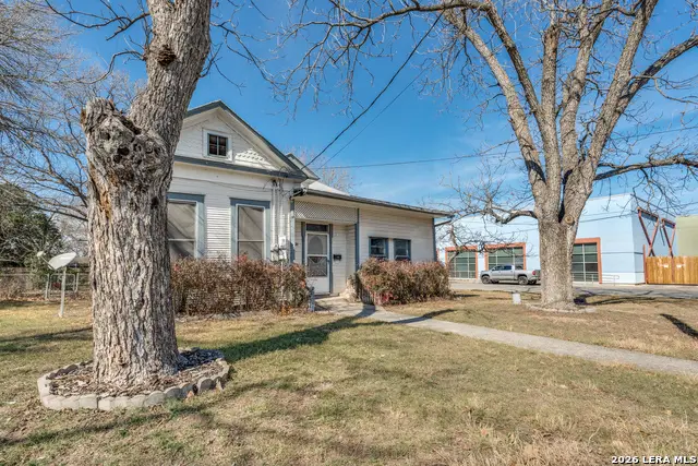 910 Cross, New Braunfels, TX 78130 - Image #2