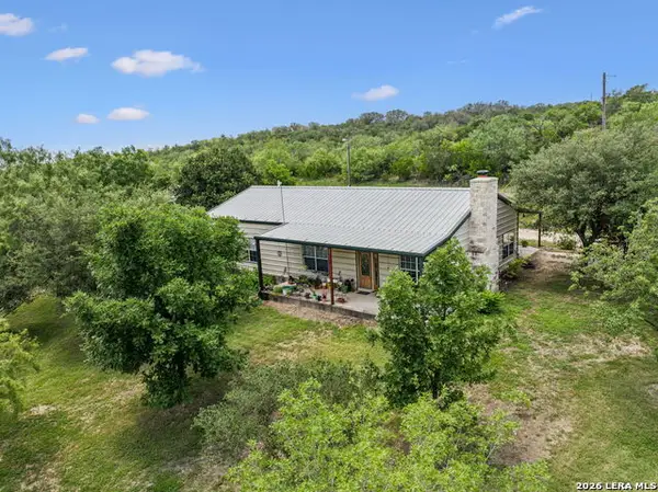 718 County Road 466, Castroville, TX 78009