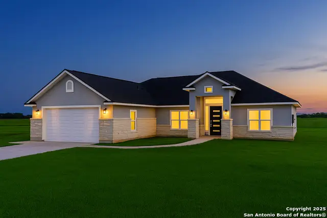 105 Merion Ln, La Vernia, TX 78121 - #1