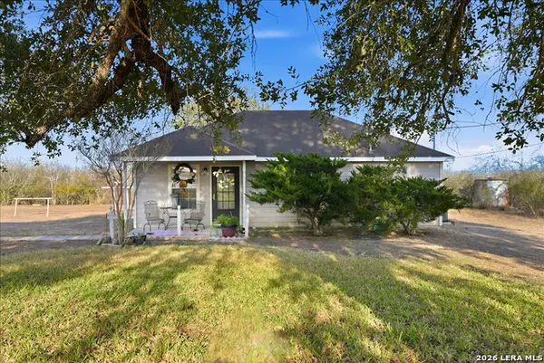 3260 Hwy 281, George West, TX 78022