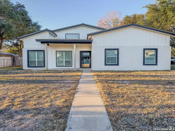 108 S Bluebonnet, Uvalde, TX 78801