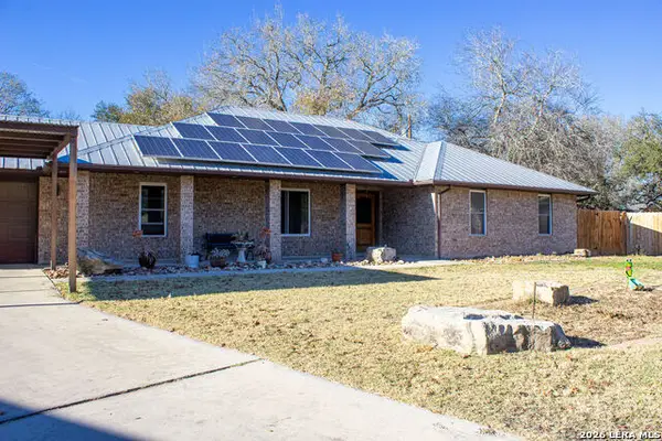 220 Eagle Nest, Pleasanton, TX 78064