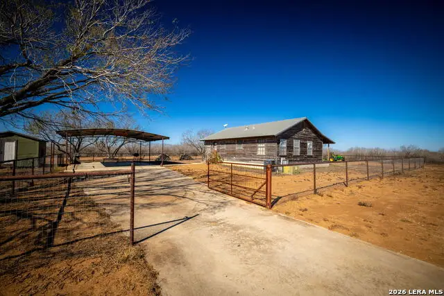 320 County Road 341, Jourdanton, TX 78026 - #3