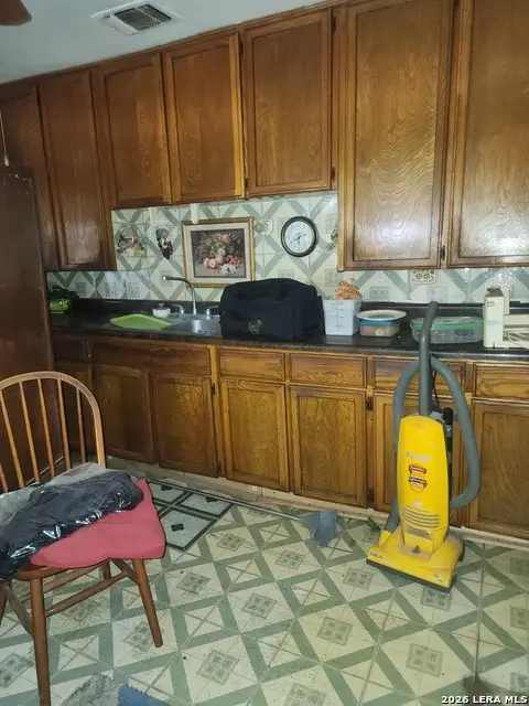 610 Pleasanton Rd., San Antonio, TX 78214 - #3