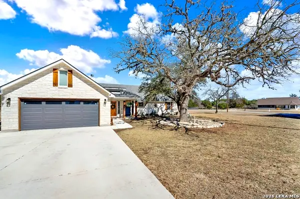 106 Tawny Oak, Bandera, TX 78003