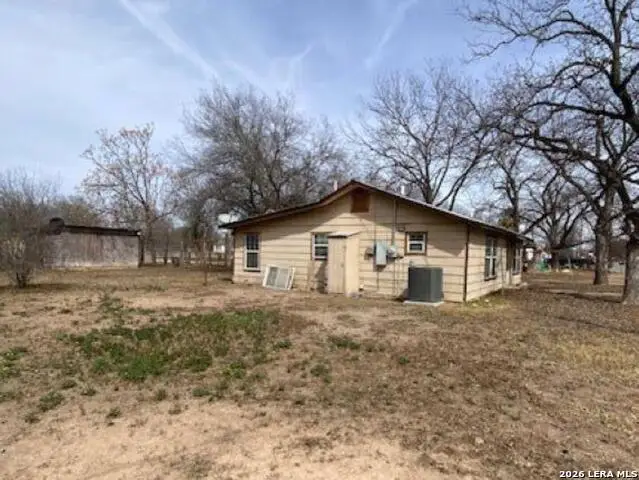316 Geraldine, Uvalde, TX 78801 - #2