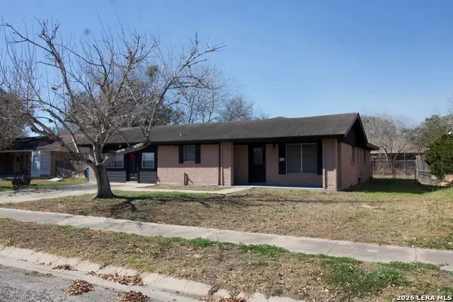 1203 Yosemite, Beeville, TX 78102 - #2