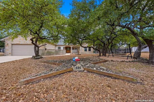 225 Skye Dr, Kerrville, TX 78028 - #2