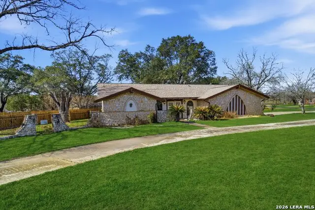 1407 Hospital Blvd, Floresville, TX 78114 - #2